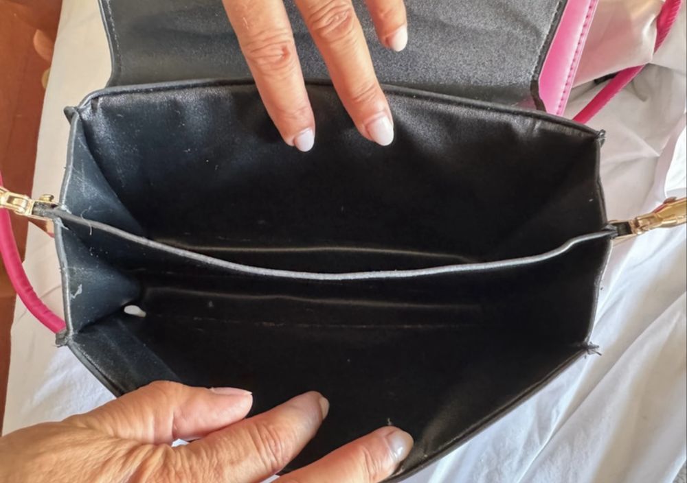 Conjunto de três malas-branca-rosa-preta