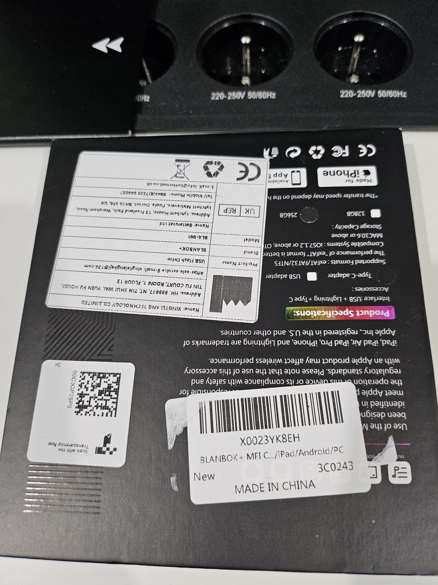 Pamięć USB z trzema interfejsami USB/Lightning/typ C 256GB