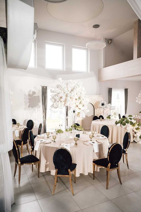 Krzesła rustykalne boho wynajem wypożyczalnia krzeseł ślub wesele