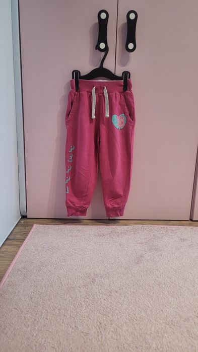Spodnie rozmiar 98/104 Peppa Pig Świnka Peppa dla dziewczynki dres