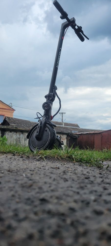 Електросамокат:Crosser e9
