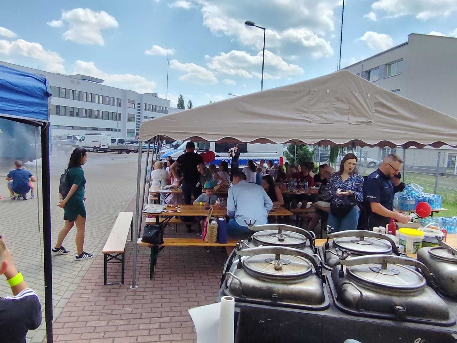 Jedzenie z kuchni polowej - imprezy plenerowe i okolicznościowe