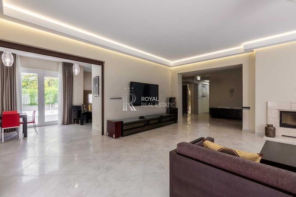 Оренда Будинок 350 м2 з басейном 13сот Козин закрите котеджне містечко