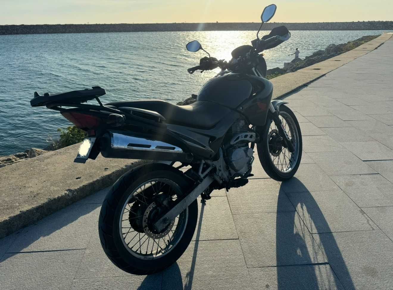 Mota Honda NX400 Falcon - Bom Estado (mota versátil estrada + offroad)