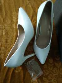 Туфлі білі (весільні)