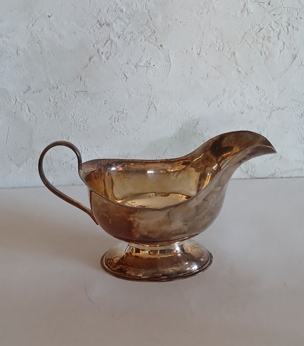 Вінтажна посріблена соусниця