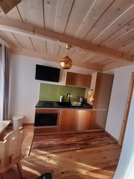 Pokoje I Apartamenty U Jambora z wyżywieniem zapraszamy.