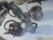 Chaleira, cafeteira, garrafa