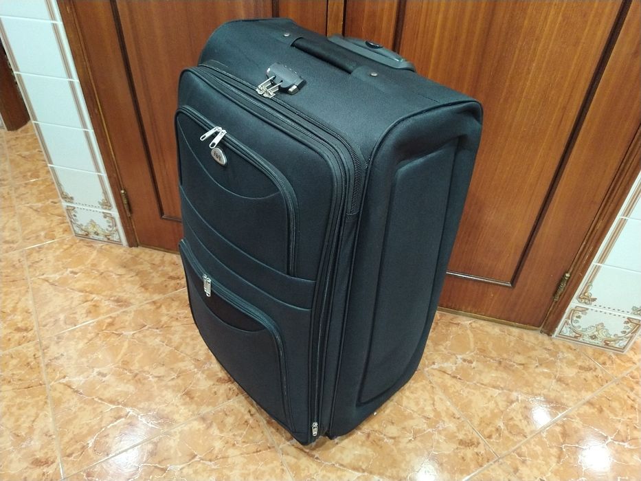 Mala malas de porão até 32kg bastante grande casa quarto apartamento.