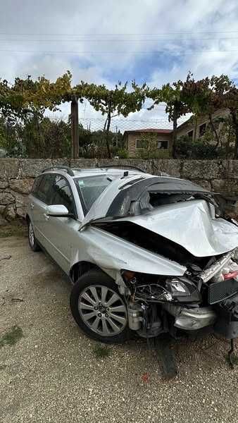 Vendo Volvo V50 2.0 ou peças do proprio