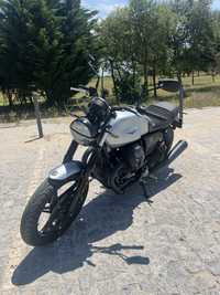 Moto Guzzi V7 Stone