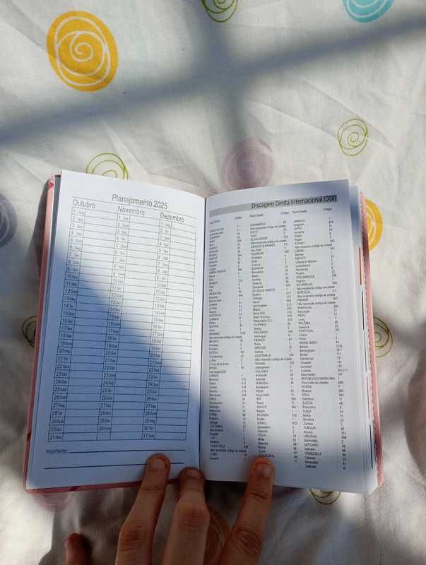 Agenda em várias línguas