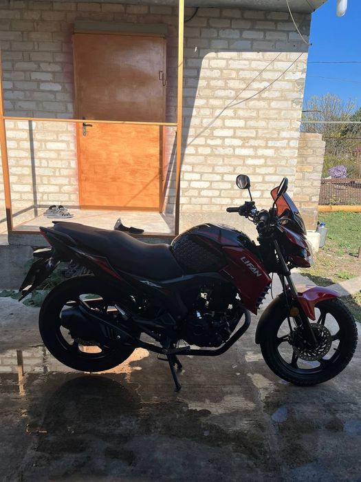Продам мотоцикл лифан кп200