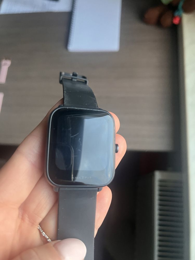 Elegancki i Funkcjonalny smartwatch Amazift Bip U Pro