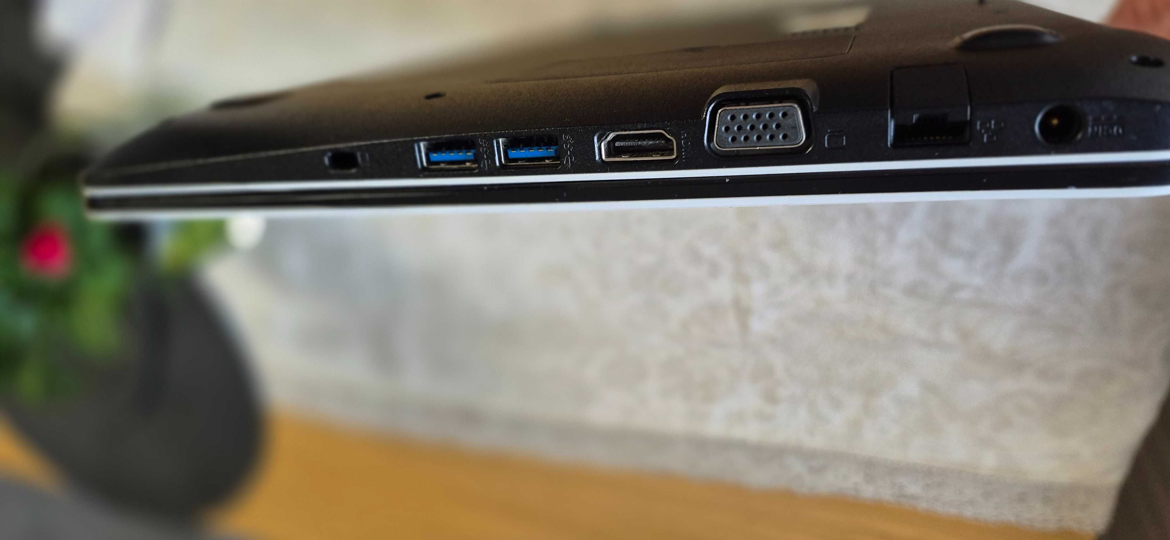 Laptop Asus A555L sprawny z ładowarką. Stan BDB