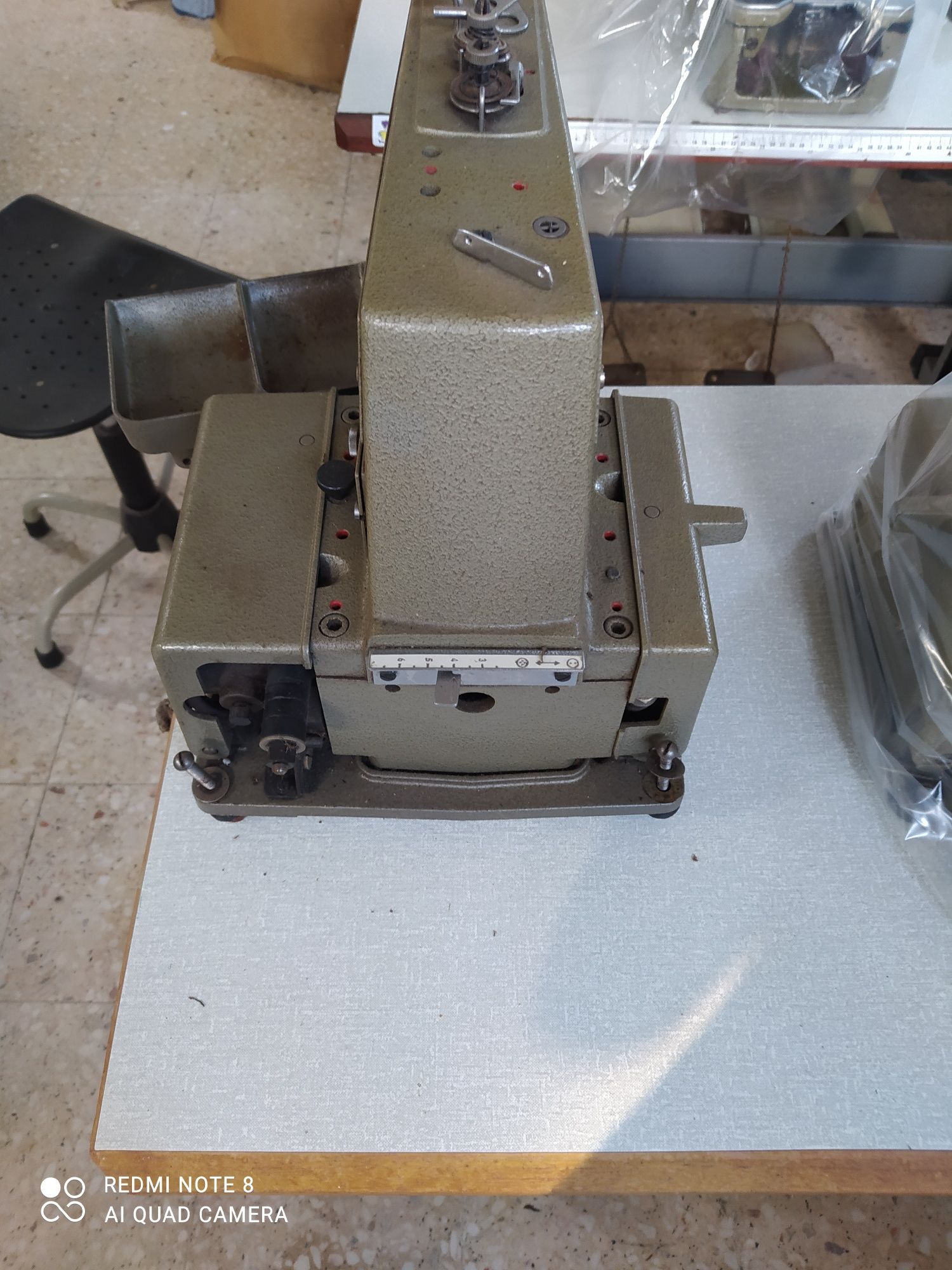 Máquina de pregar botão