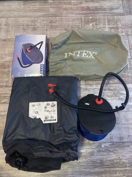 Матрас / матрац Intex + насос