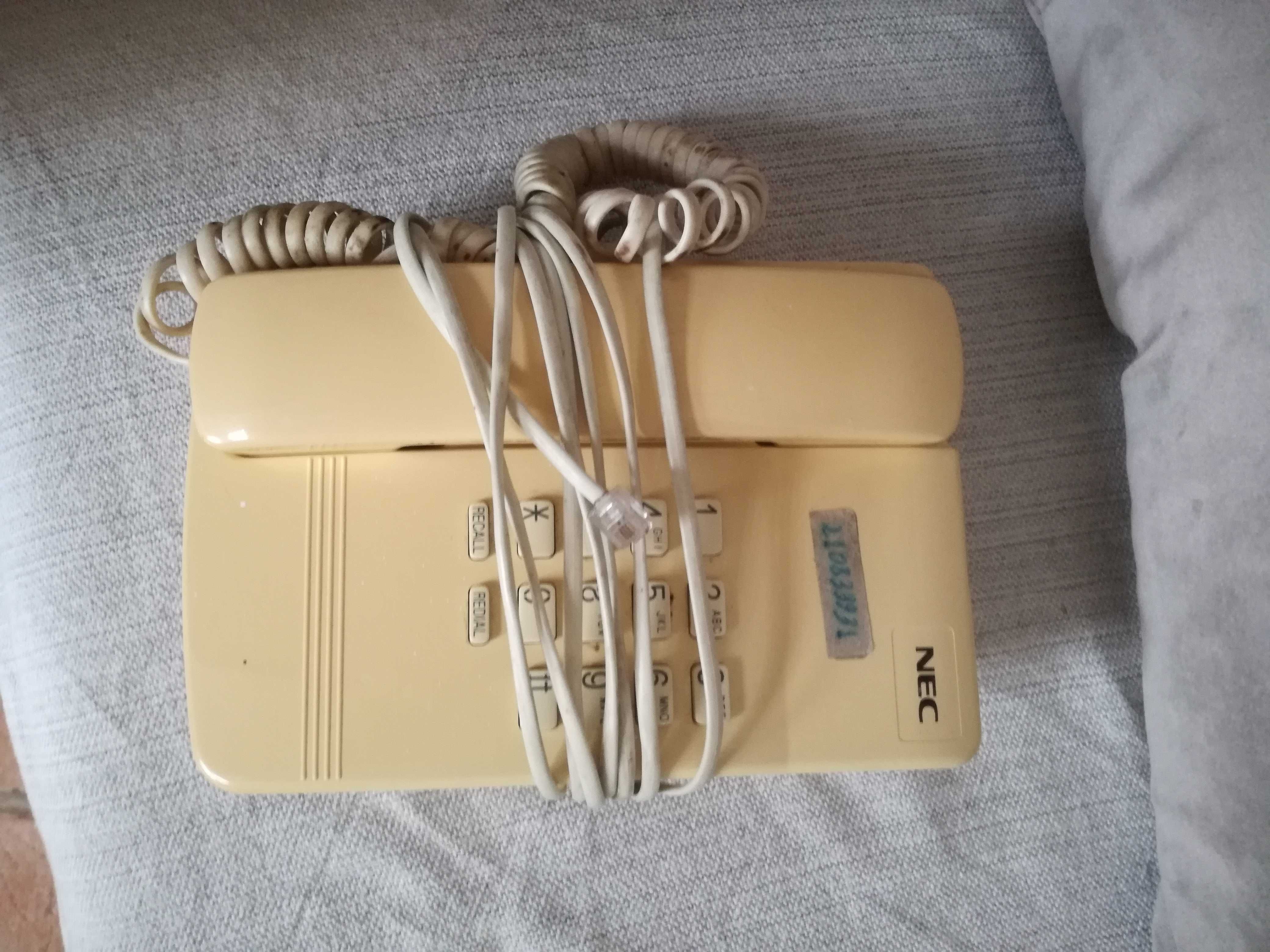 Telefone com fios NEC a funcionar