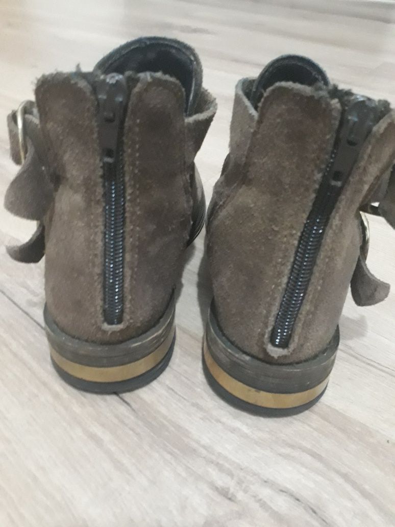 Botas castanho envelhecido/douradas pele camurça