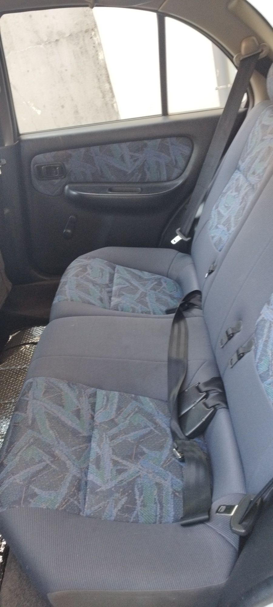 Nissan almera, excelente de mecânica. Com A/C.