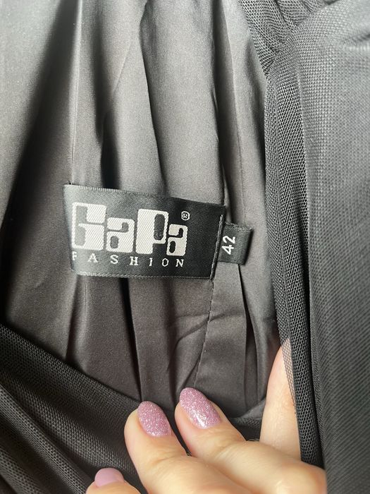 Czarna elegancka sukienka z marszczeniami r.42 Gapa wesele studniówka