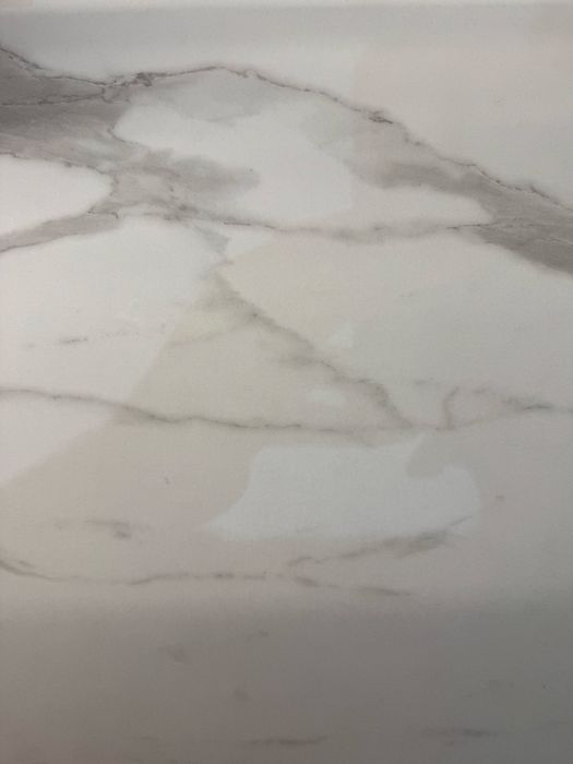 Blat kuchienny lazieńkowy w kolorze marmurowym (bardzo głęboki).