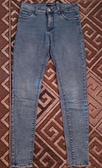 Джінси жіночі б/у. 2-шт за ціною 95 грн