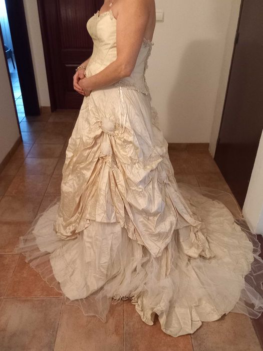 Courpete e saia de noiva