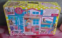 Domek Barbie z autkiem