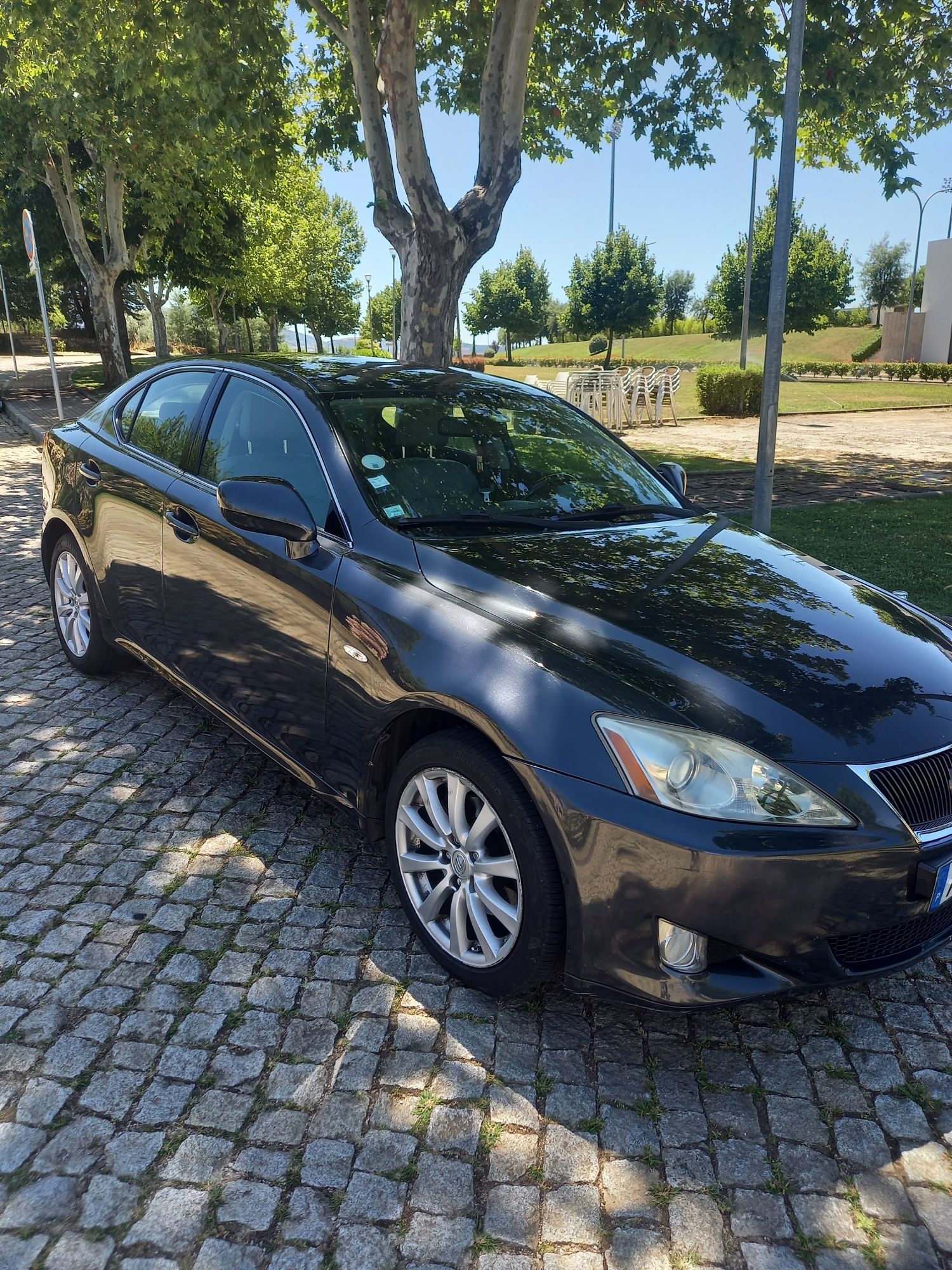 Veículo lexus 220d