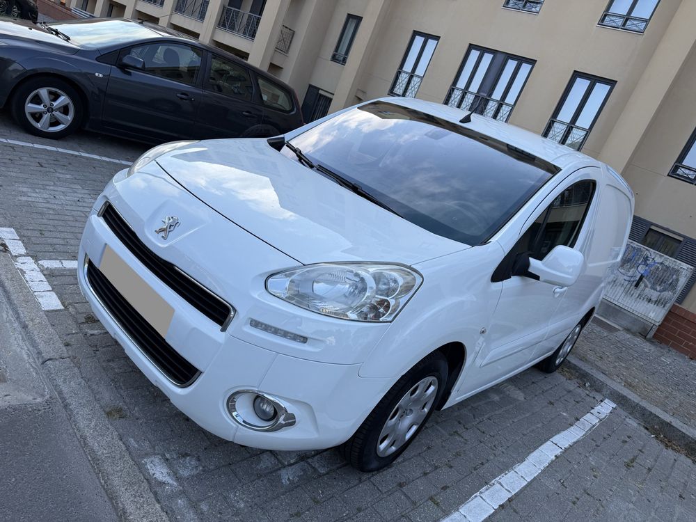 Peugeot Partner - 2013 c/ GPS - Full Extras (tipo Citroen Berlingo)
