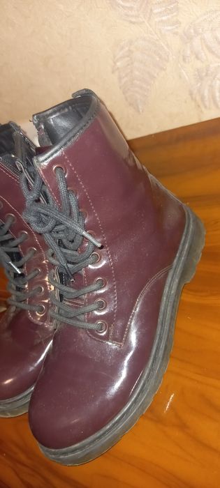 Продам стильные женские ботинки