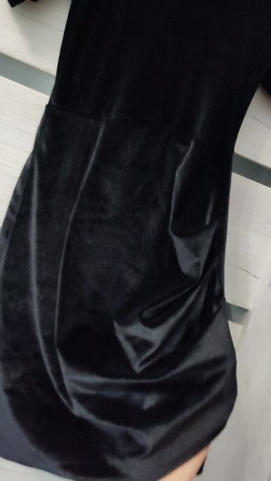 Sukienka czarna welurowa krótka rozmiar xxs-xs. Sukienka krótka.