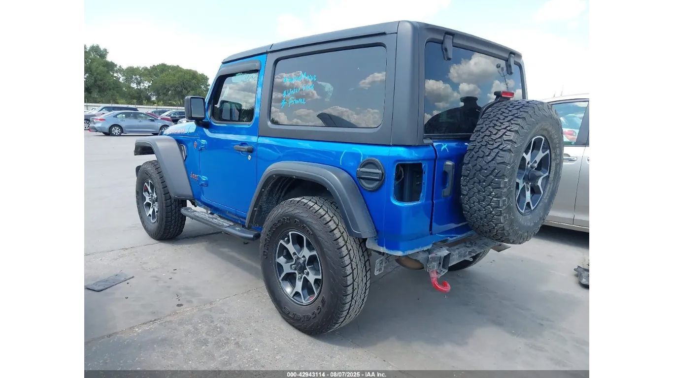 Jeep Wrangler RUBICON 2019 / NISKA AKCYZA / Mała szkoda tyłu pojazdu