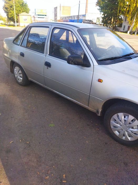 Продам нексію находу