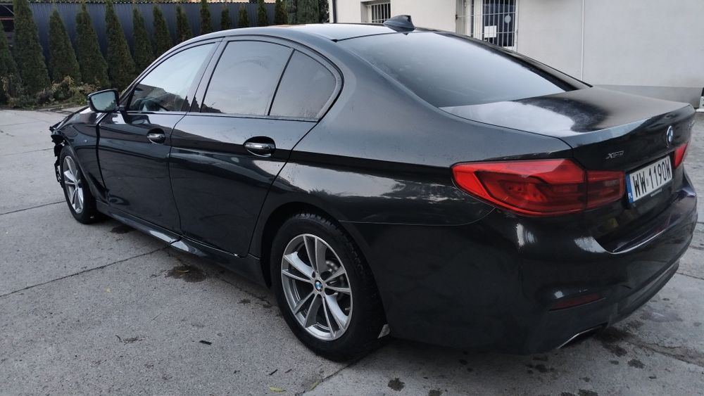 BMW 5 G30 530i M-PAKIET Dociagi HEAD UP RADAR Kamery 360 HARMAN Zareje