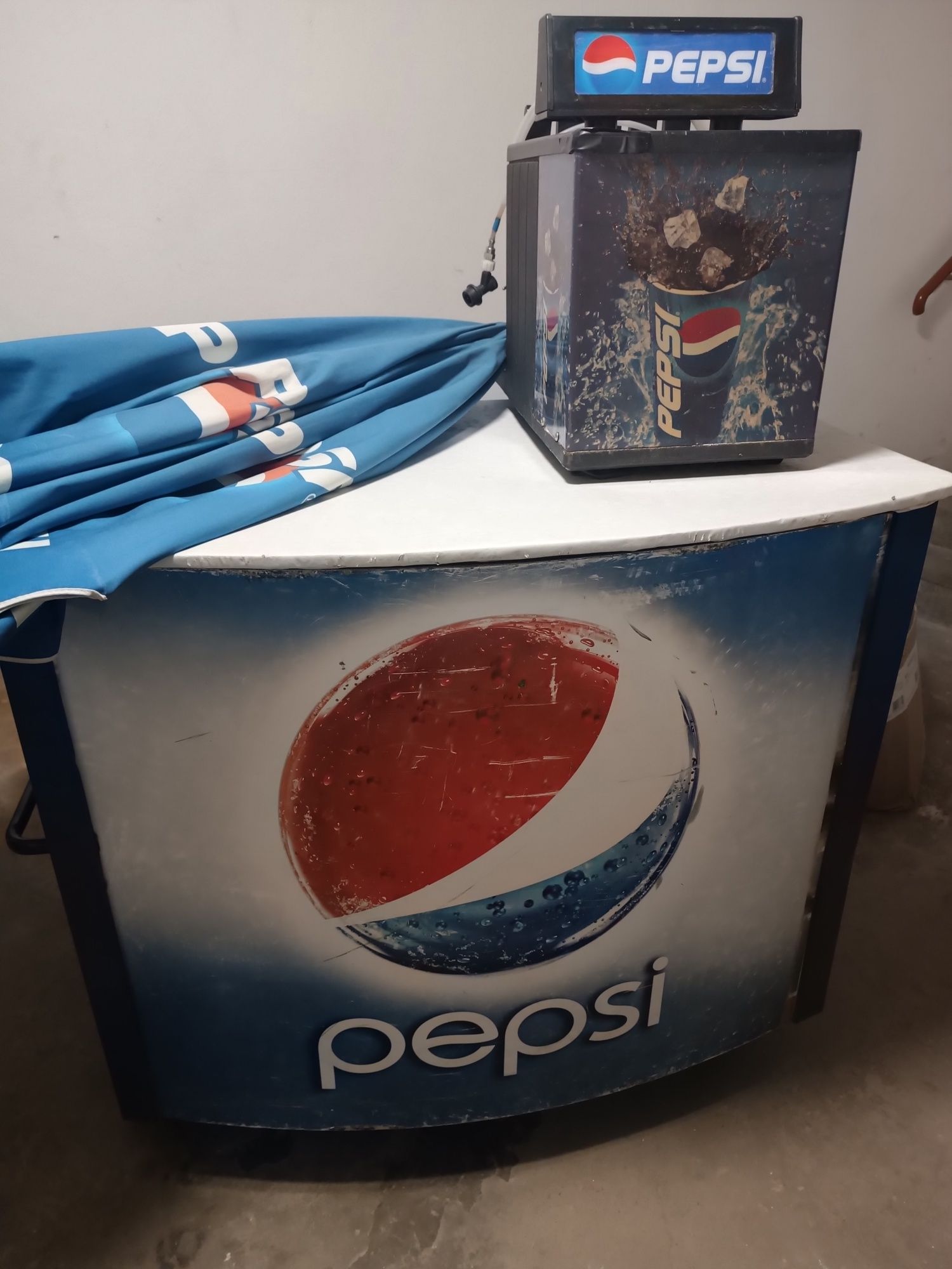 Nalewak Pepsi / dystrybutor