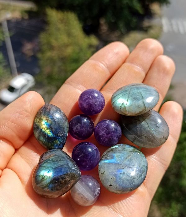 Натуральні мінерали,обеліск,вежа,кристал,куля,фігурка,каміння,камні