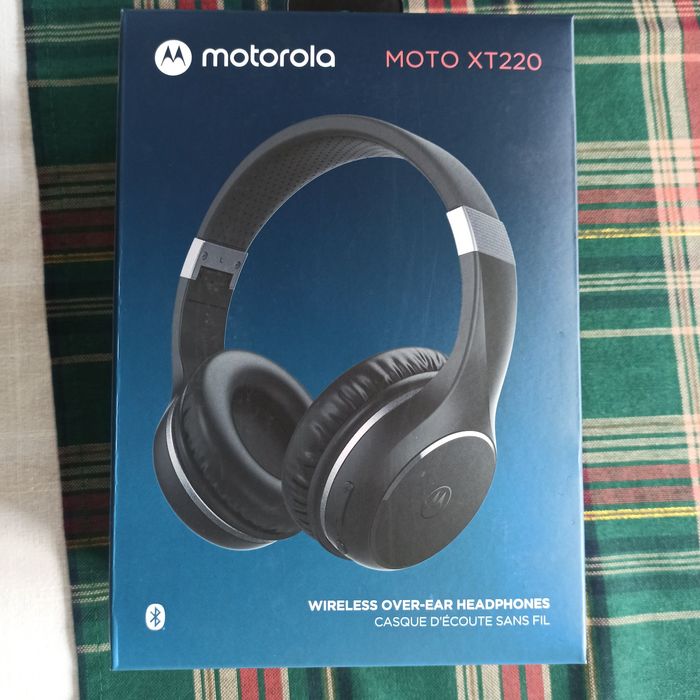 Nowe nauszne słuchawki MOTOROLA XT 220