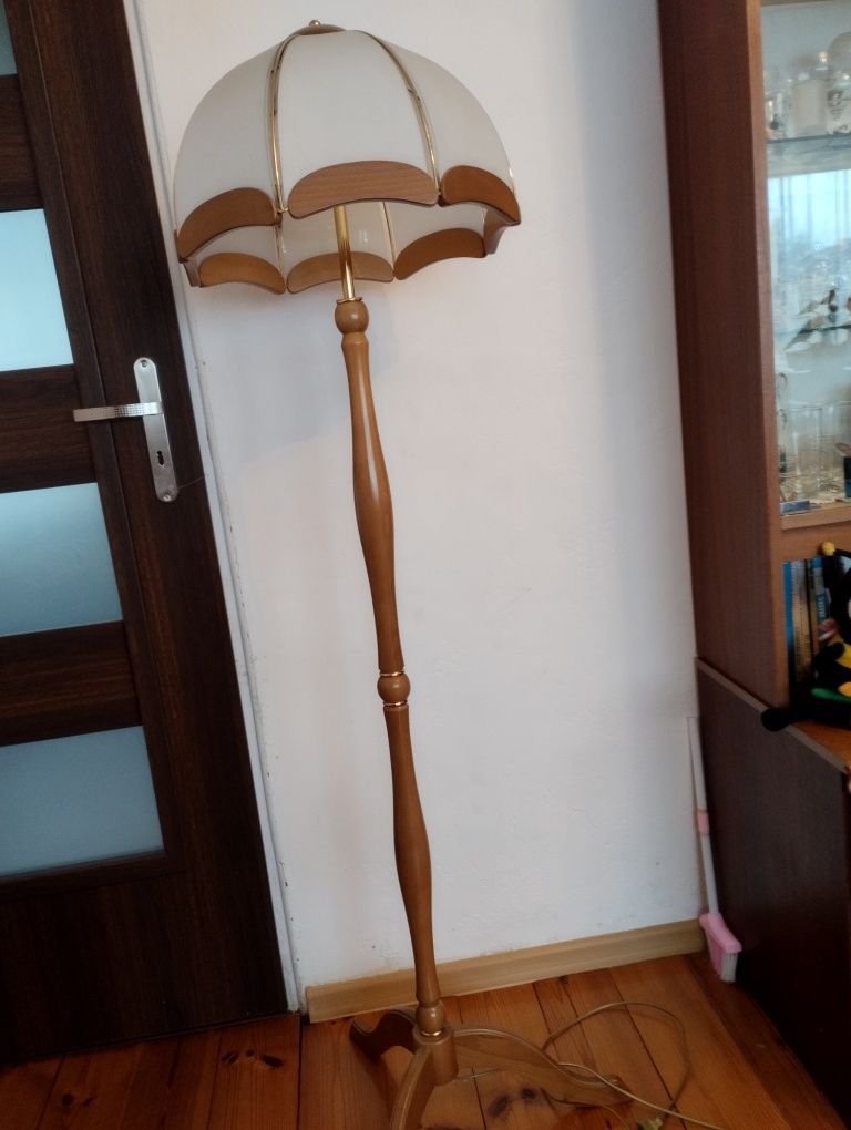 Lampa stojąca sikorka
