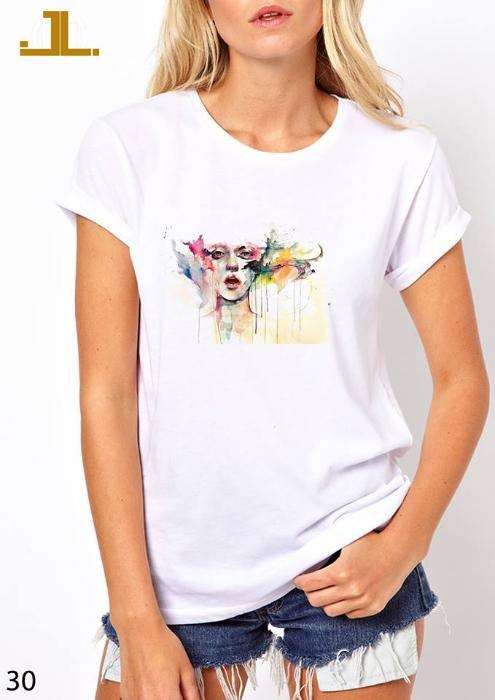 Vende-se t-shirts e Tops com estampagens