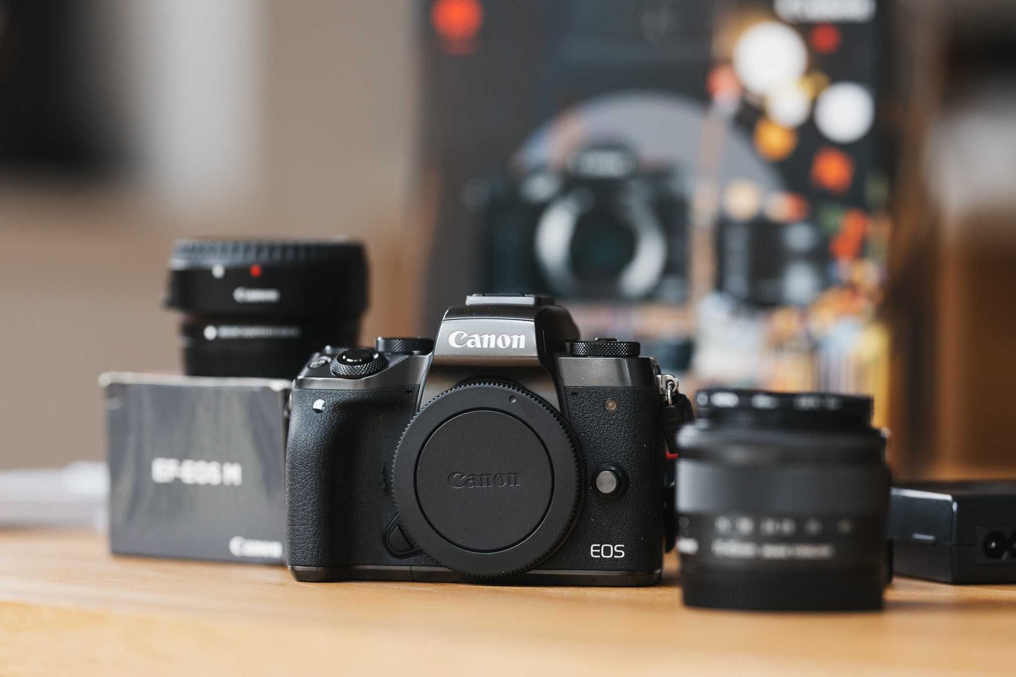 Canon EOS M5 + oryginalny zestaw: obiektyw, adapter, baterie, filtr