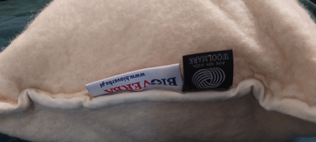 Poduszki 100% wełna owcza 2 sztuki używane.