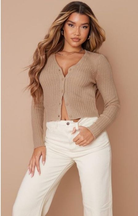 Крутой укороченный кардиган в рубчик prettylittlething