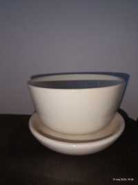 Stara Ceramiczna doniczka z podstawką