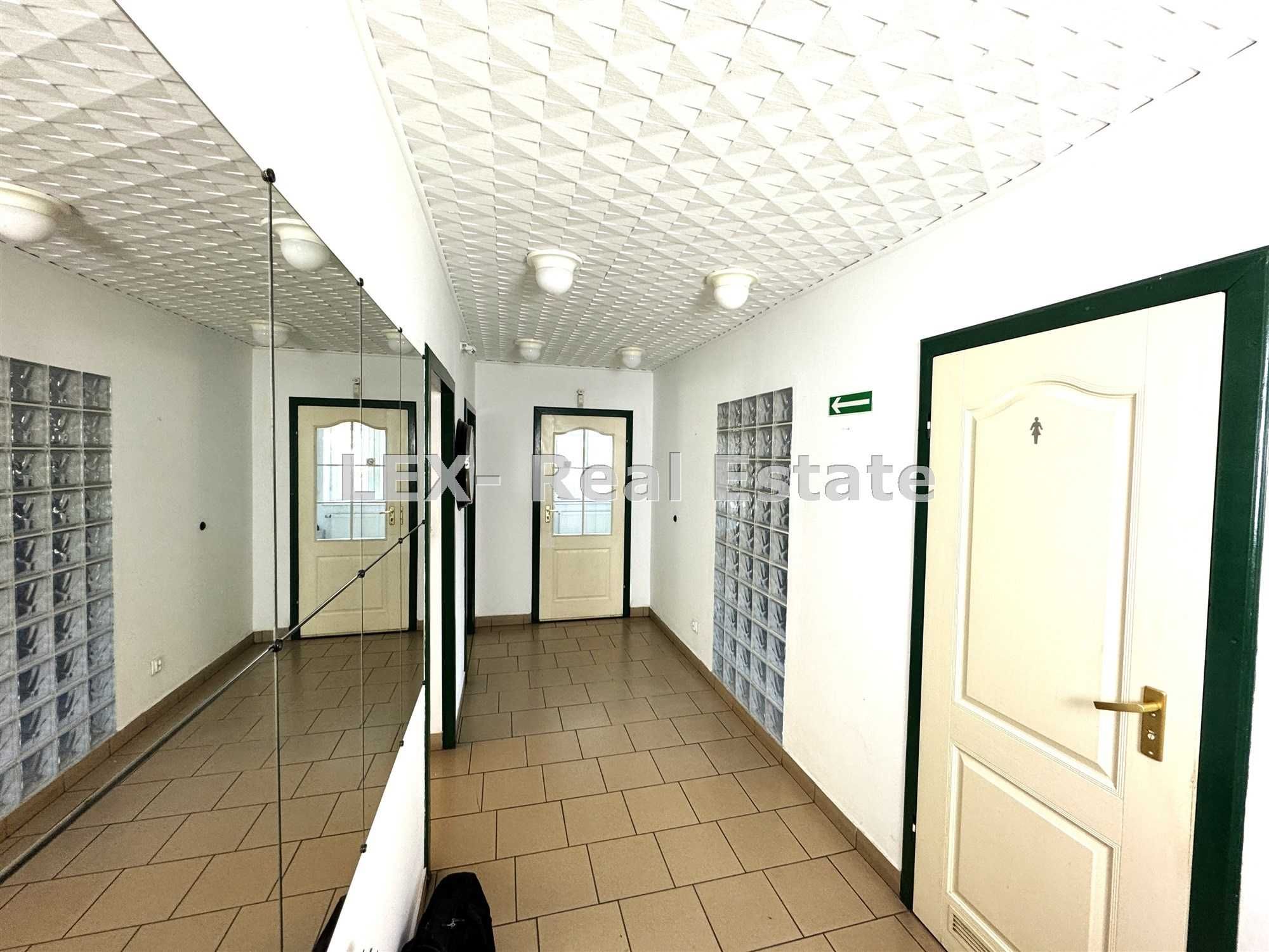 Do wynajęcia lokal biurowy 100 m2 w Pruszkowie.