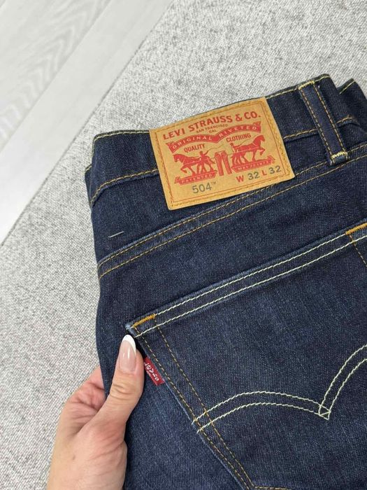 Чоловічи джинси Levi's  504 розмір 32-32.