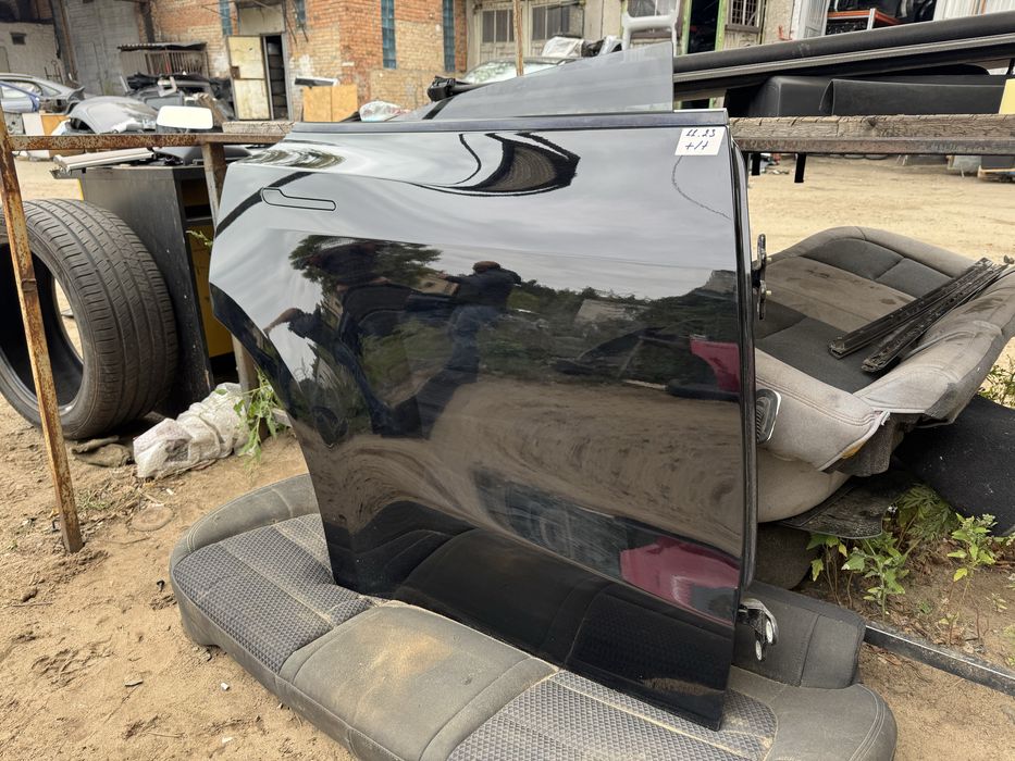 Tesla Model Y задняя правая дверь двери оригинал разборка