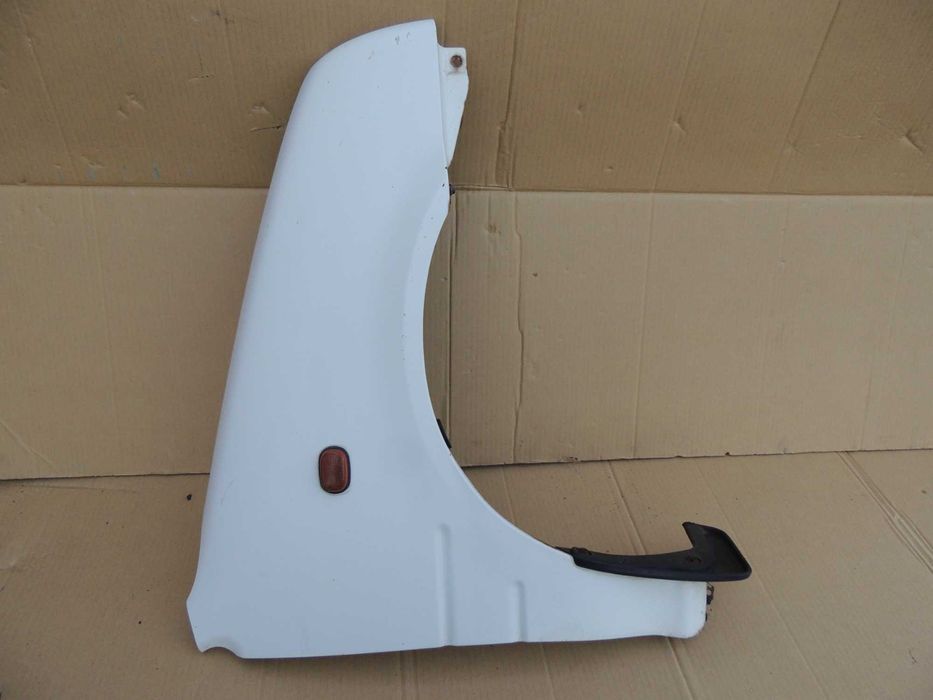 Błotnik przedni prawy Daihatsu Cuore 3 III 90,91,92,93,94