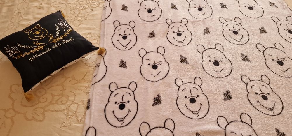 Manta e almofada decorativa da Dysney, tema Winni the Pooh